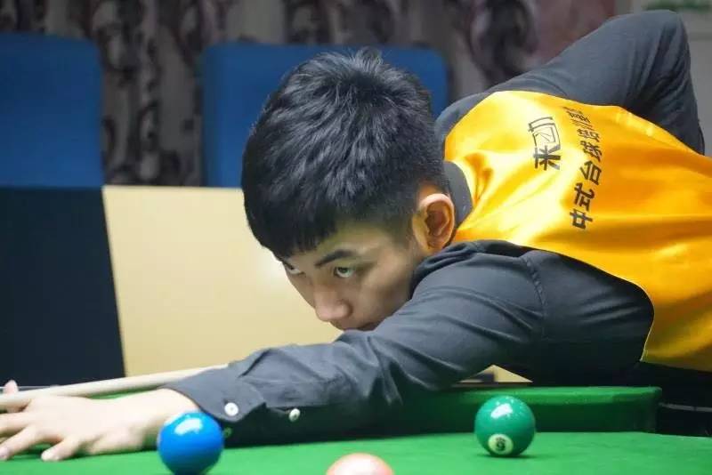 不容小觑的 不容小觑的